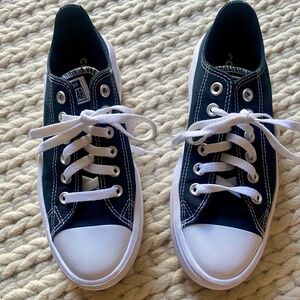 Almost new Platform Converse!